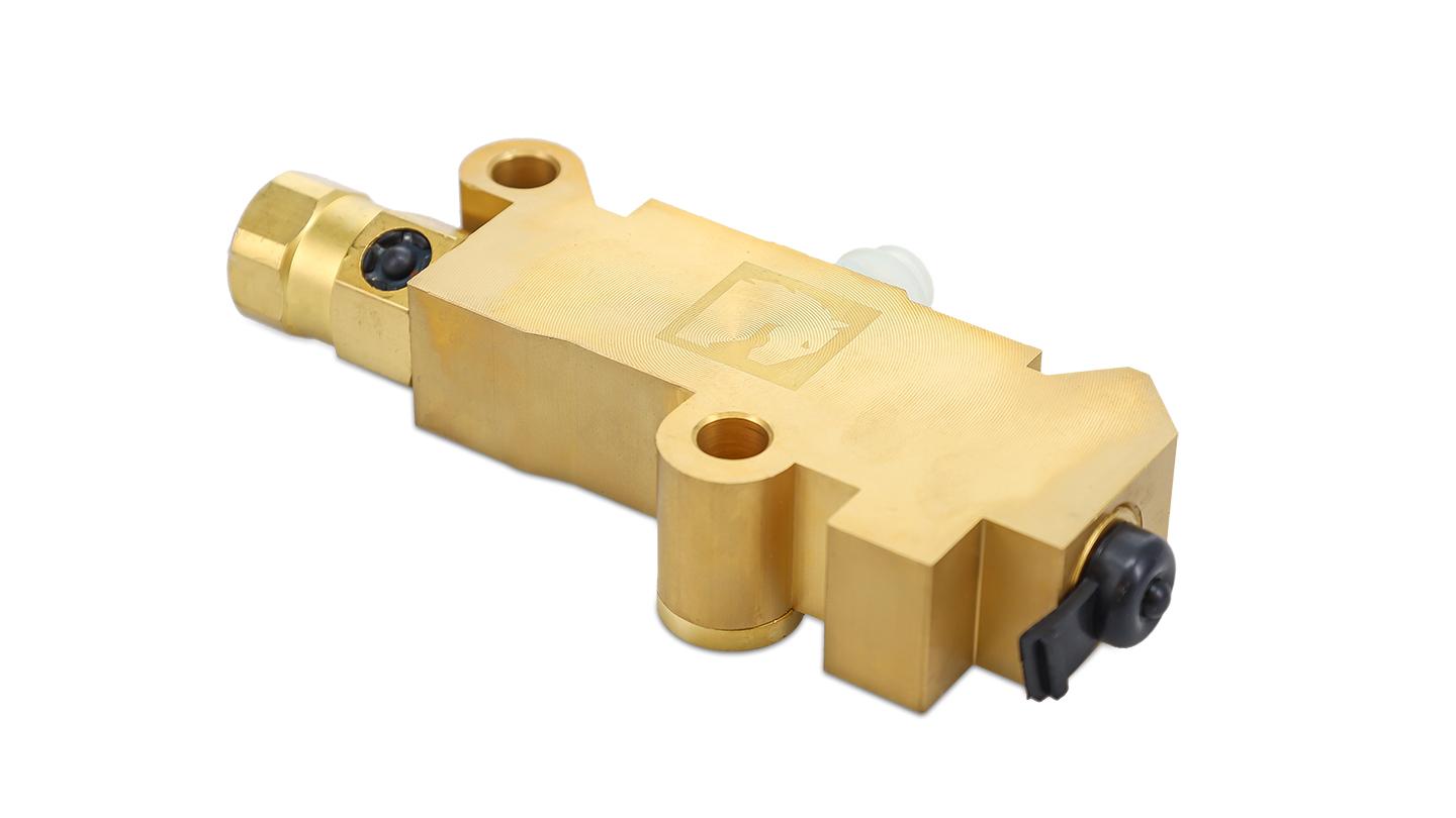 Disc Brake Proportioning Valve w/Bracket & Mild Hard Line