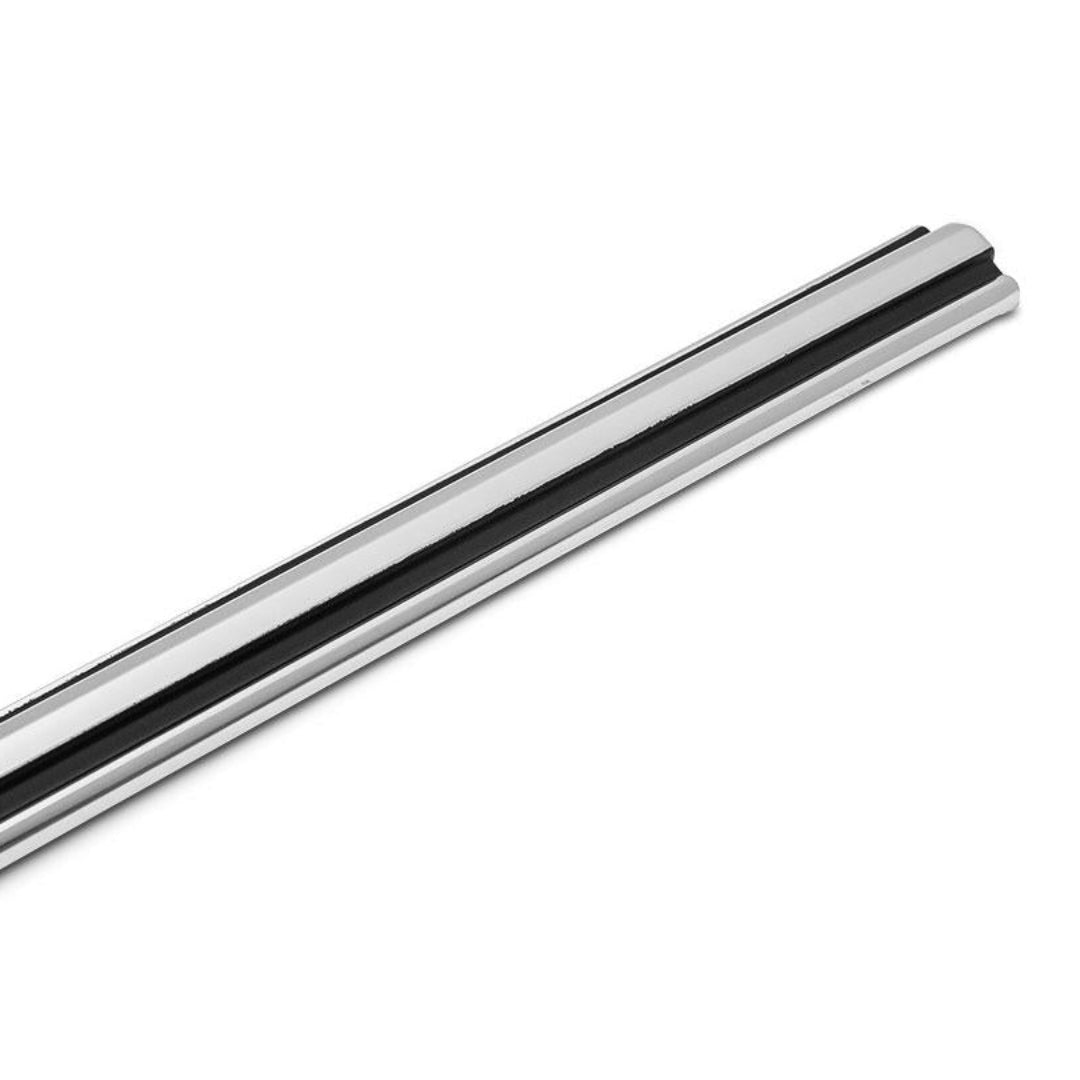 Chrome upper door molding with smooth finish, side view