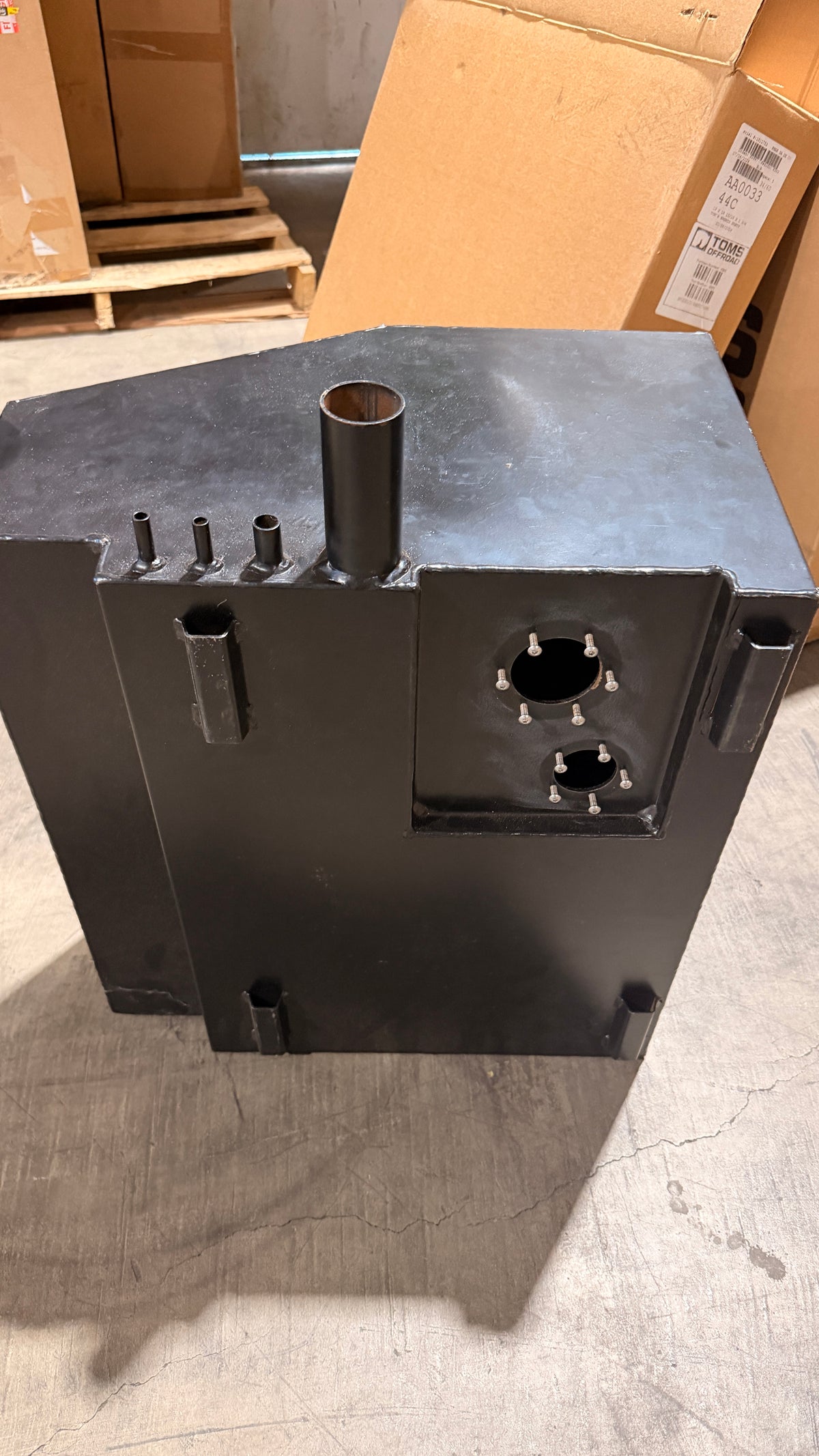23 Gallon Carbureted Fuel Tank Kit, No Body Lift for 1966-77 Ford Bronco, BLEM AA