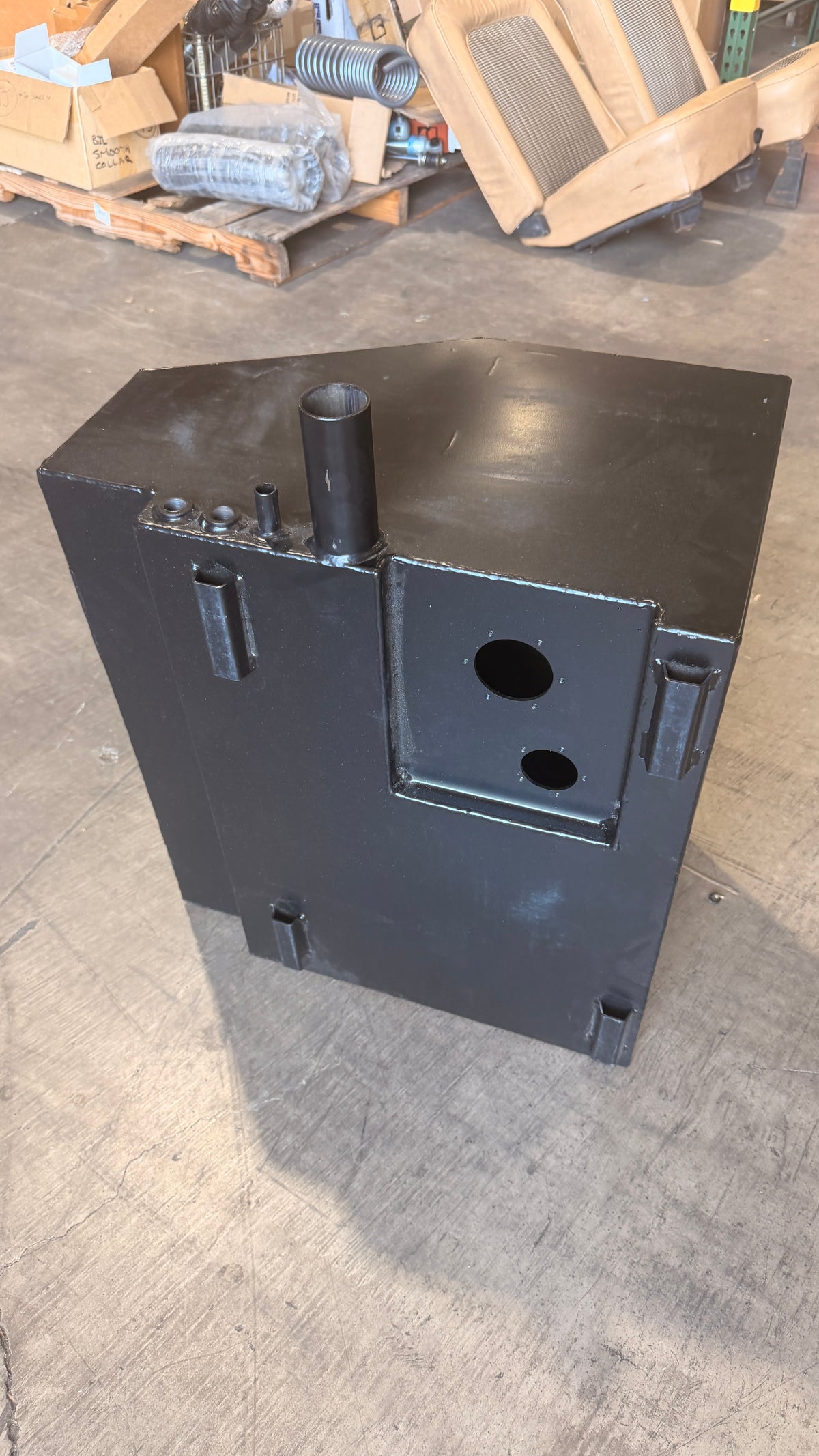23 Gallon Carbureted Fuel Tank Kit, No Body Lift for 1966-77 Ford Bronco, BLEM AA