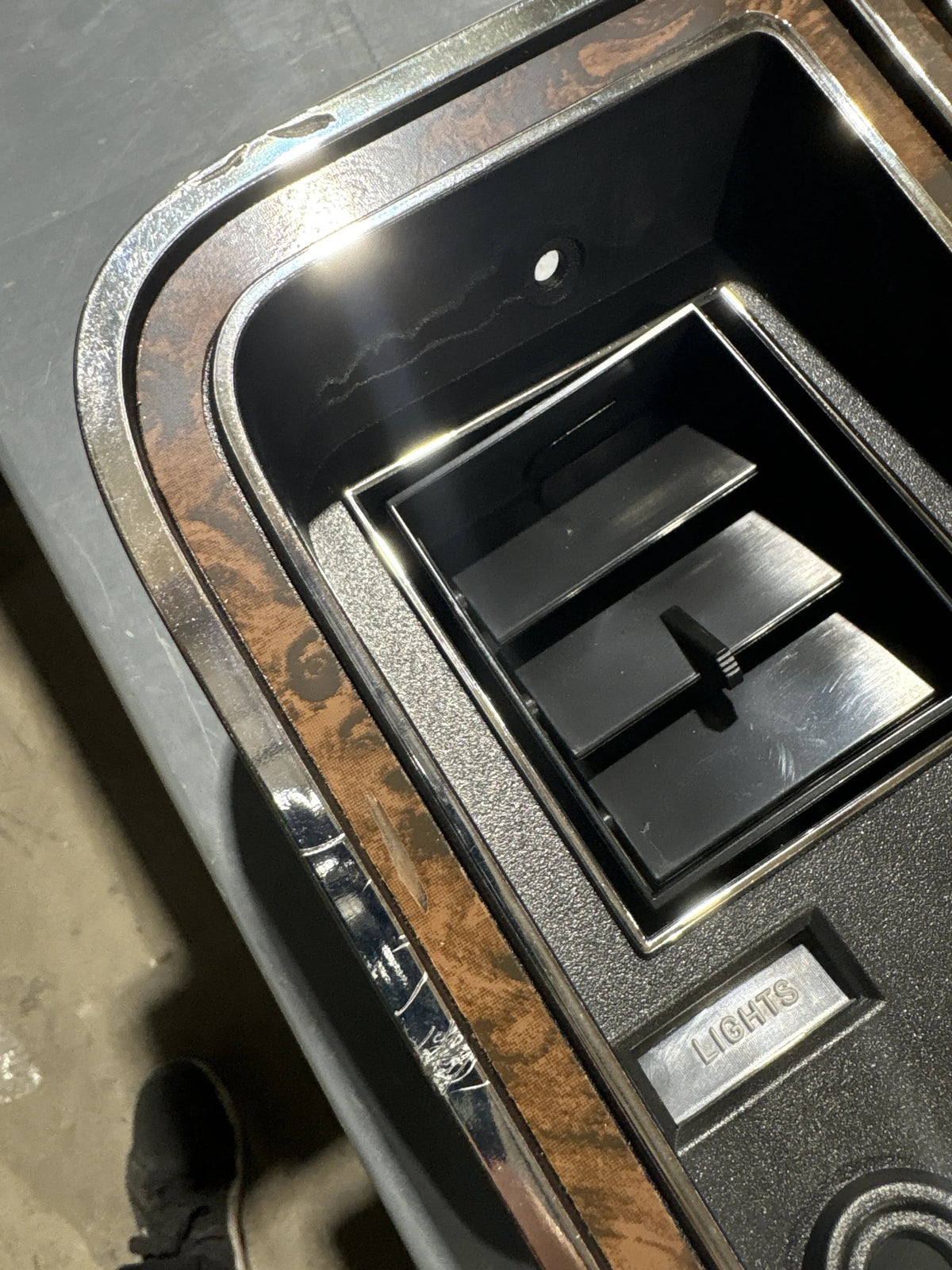 Chrome/Woodgrain Dash Bezel with A/C, BLEM AA