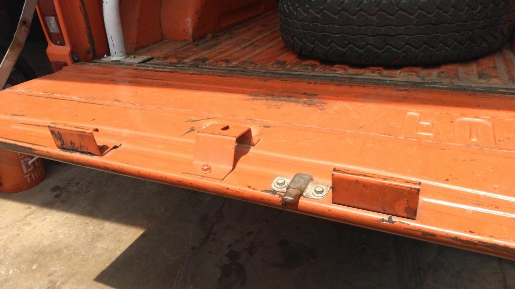 Tire Carrier Kit for Inside Tailgate, 1966-77 Ford Bronco